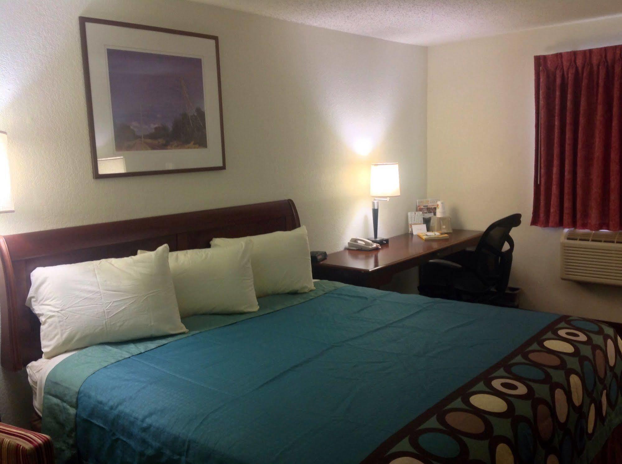 Super 8 By Wyndham Augusta Ft Eisenhower Area Exterior foto