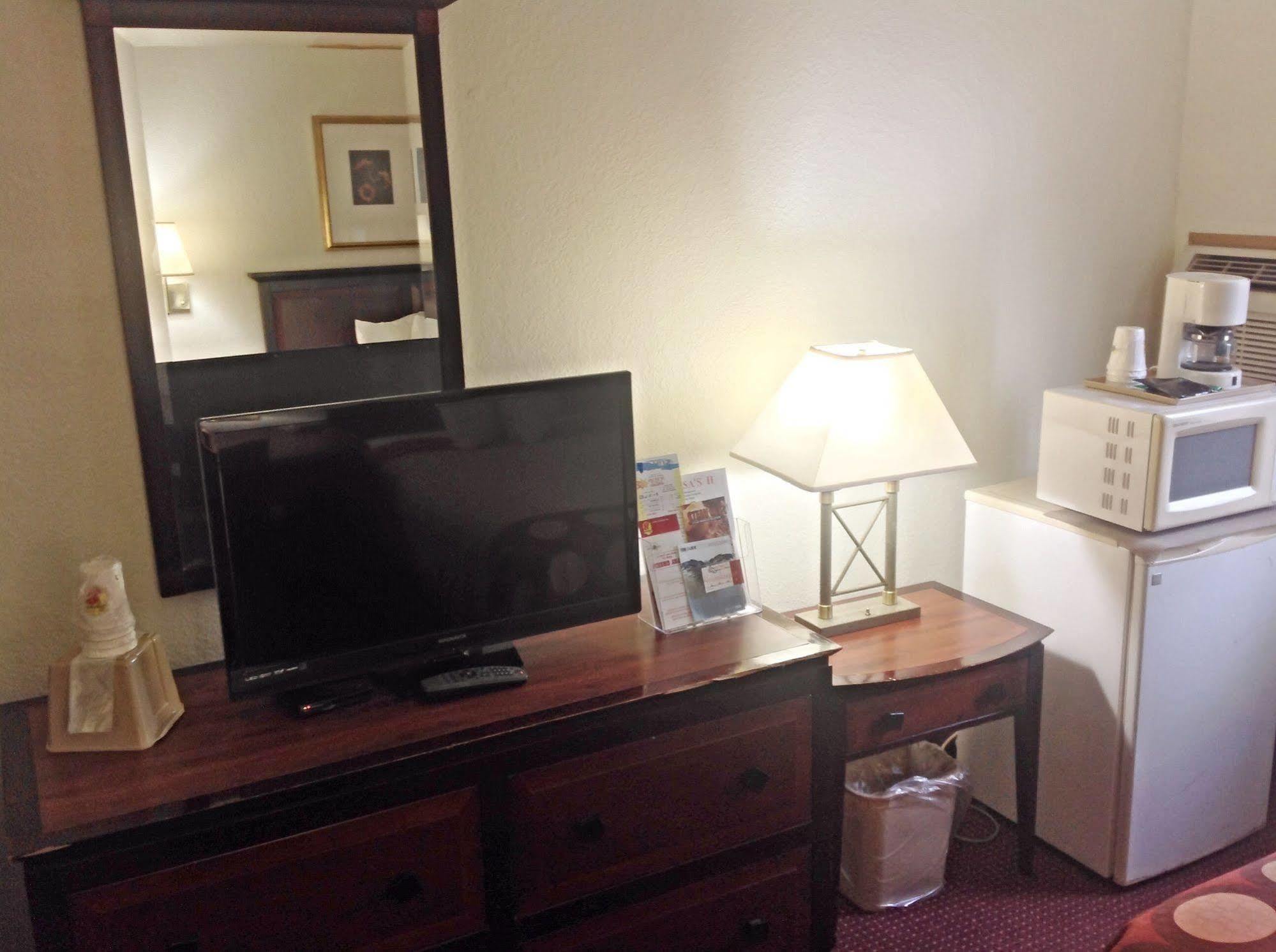 Super 8 By Wyndham Augusta Ft Eisenhower Area Exterior foto